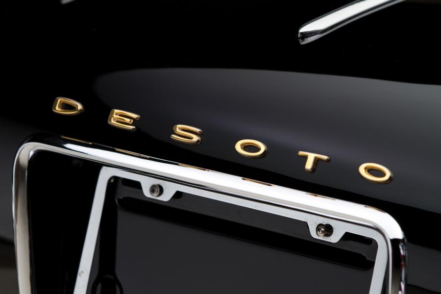 Логотип Desoto Adventurer Convertible (S-26A) 1957 года  (фото 25 из 60)